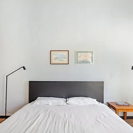 Center Renovated In A Historic Building Near The Po River アパート トリノ