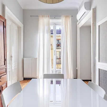 Center Renovated In A Historic Building Near The Po River * トリノ