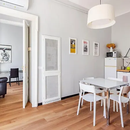 Center Renovated In A Historic Building Near The Po River トリノ