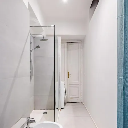 Center Renovated In A Historic Building Near The Po River 아파트 토리노